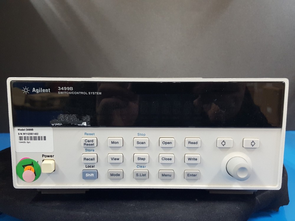 Agilent 3499B: Switch / Control System Main Frame (1402)