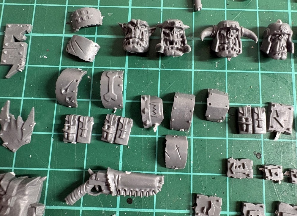 Warhammer 40K Orks Mega Bits Lot| Heads Weapons & Accessories Bundle | Kitbash