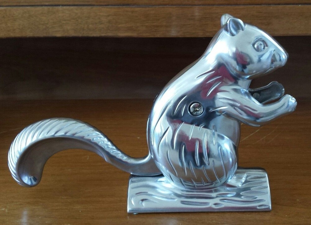 Davy Crackit Metal Squirrel Nutcracker Norpro 5 1/2"