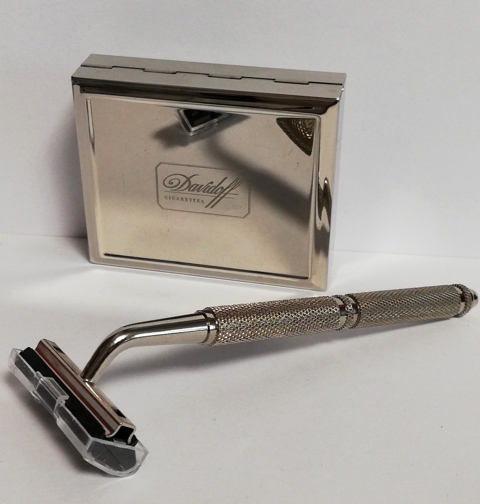 Davidoff Cigarettes Compact Travel Shaving Kit