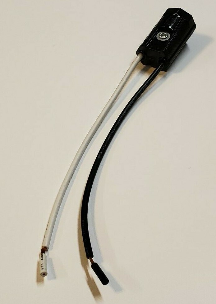 OCTAGONAL BAKELITE PIGTAIL CANDELABRA BASE SOCKET WITH 6" WIRE LEADS E12 48800JB