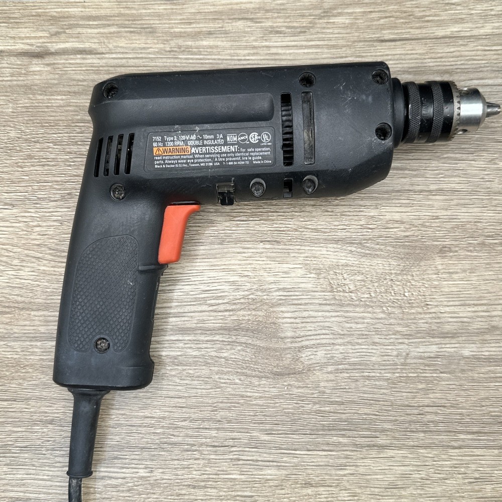 BLACK & DECKER 7152 DRILL (PSN033815)