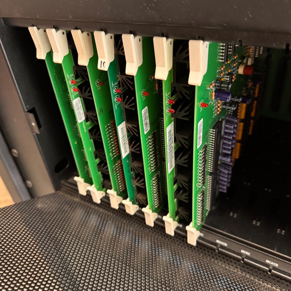 Bogen Multicom 2000 Controller Chassis Cabinet Intercom + 7 Cards (80 Stations)