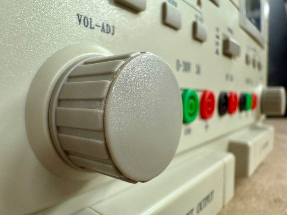 MPJA 9333-PS DC Power Supply Working
