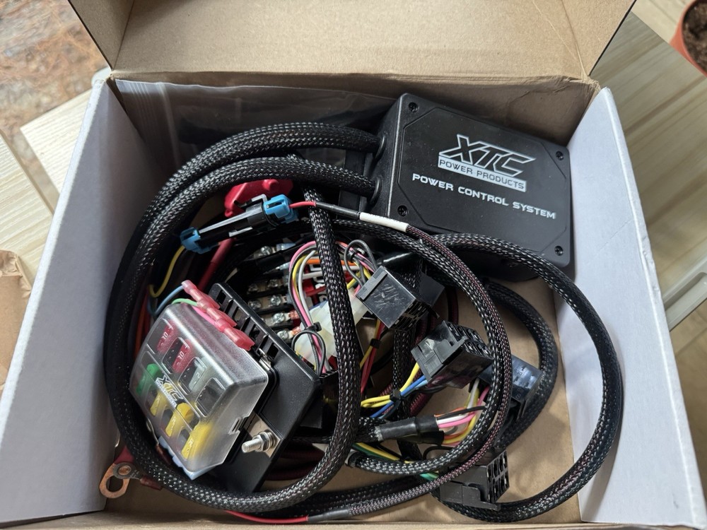 XTC POWER PRODUCTS6 SWITCH 4 RELAY POWER CONTROLSYSTEM - NOSWITCHES