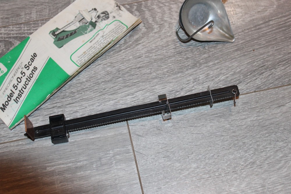 RCBS MODEL 505 POWDER / RELOADING SCALE 5-0-5