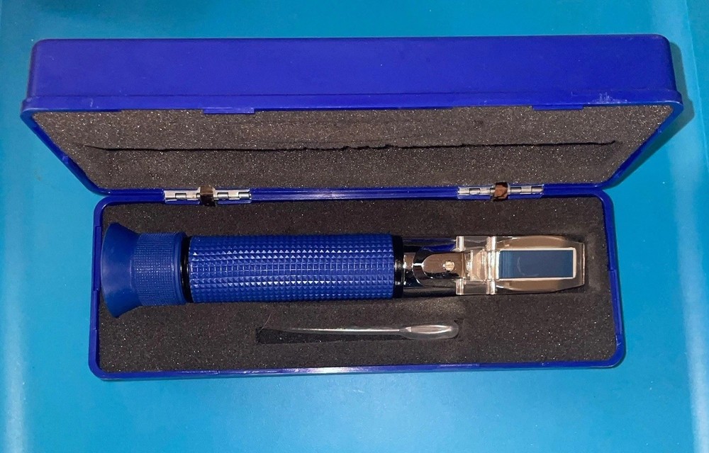 Portable Refractometer Blue