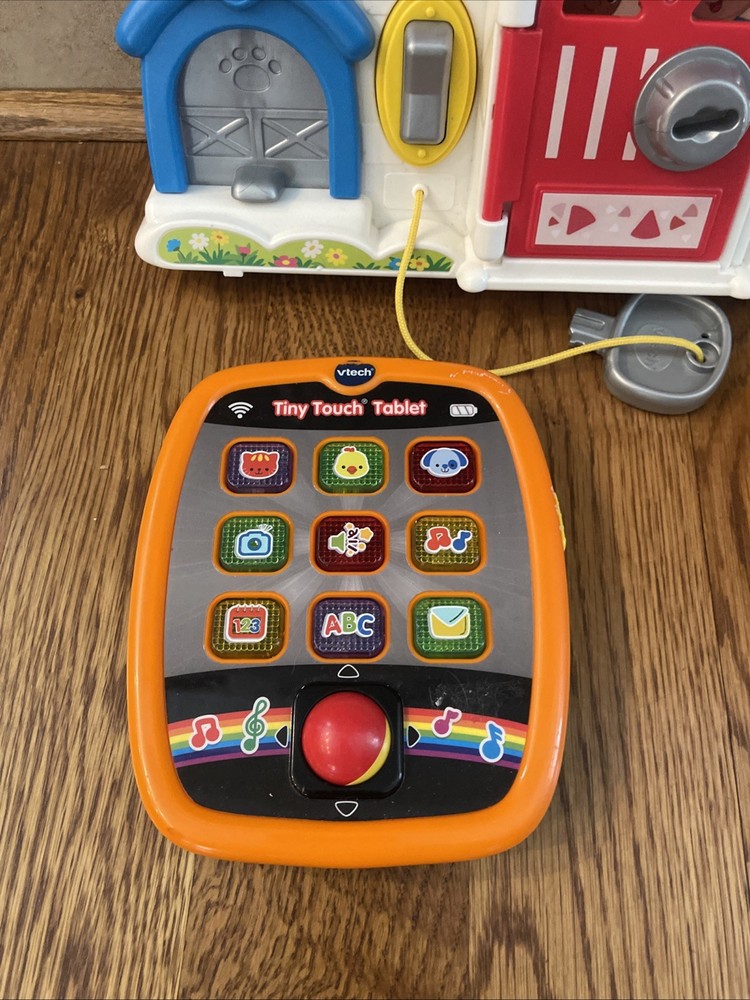 VTech Latches and Doors Busy Board, Plus Tablet And Cellphone Works