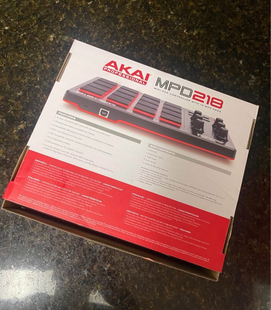 Akai Professional MPD 218 Black MIDI Controller