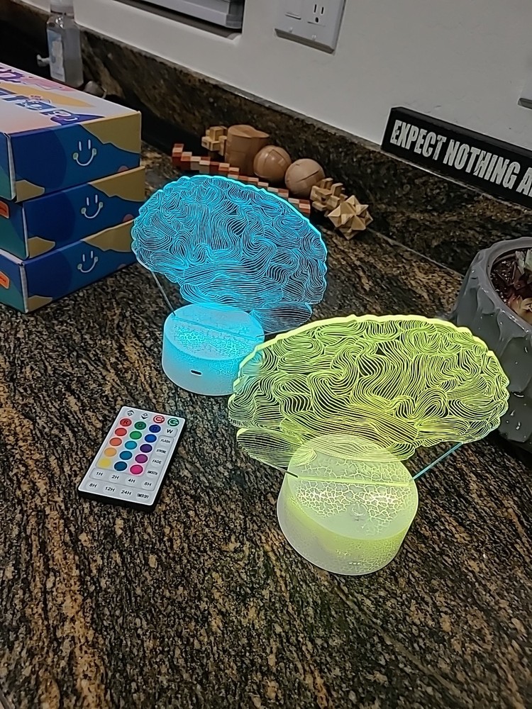 3D Illusion Lamp. Remote Control And Colour Change. Brain New