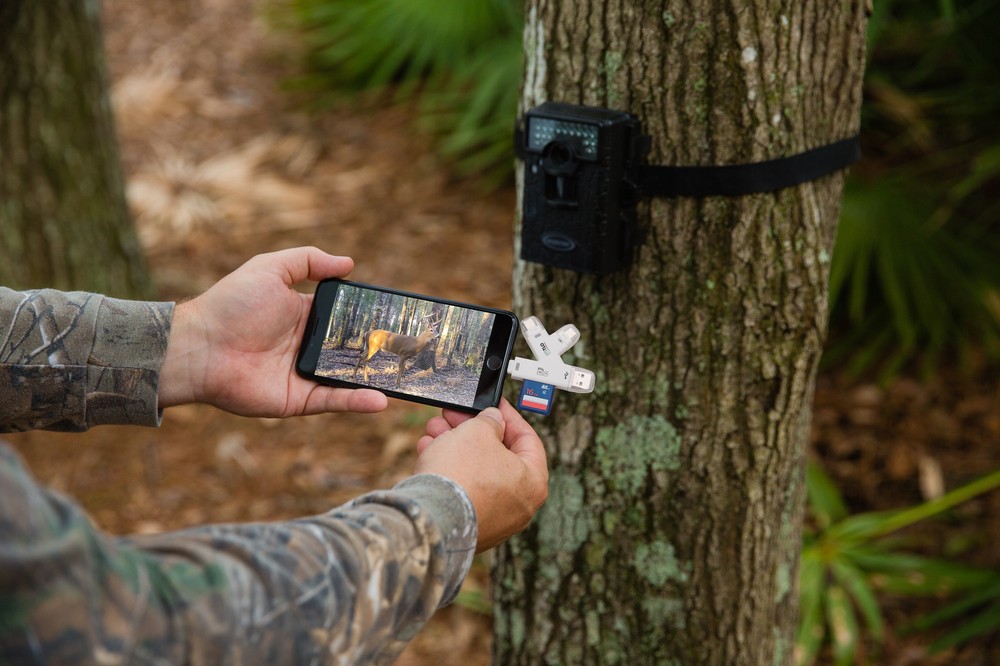 TrophyTracker Trail Camera Memory Card Reader for iPhone/Android, Laptop V3/2020
