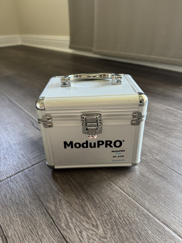 Acadental MuduPro Typodont - New Teeth & Carrying Case