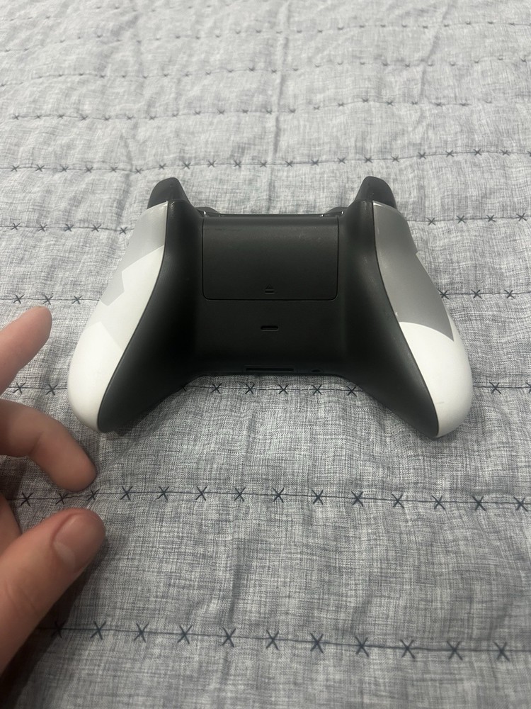 Microsoft Xbox One Black Home Console HDMI with 3 Wireless Controllers Included