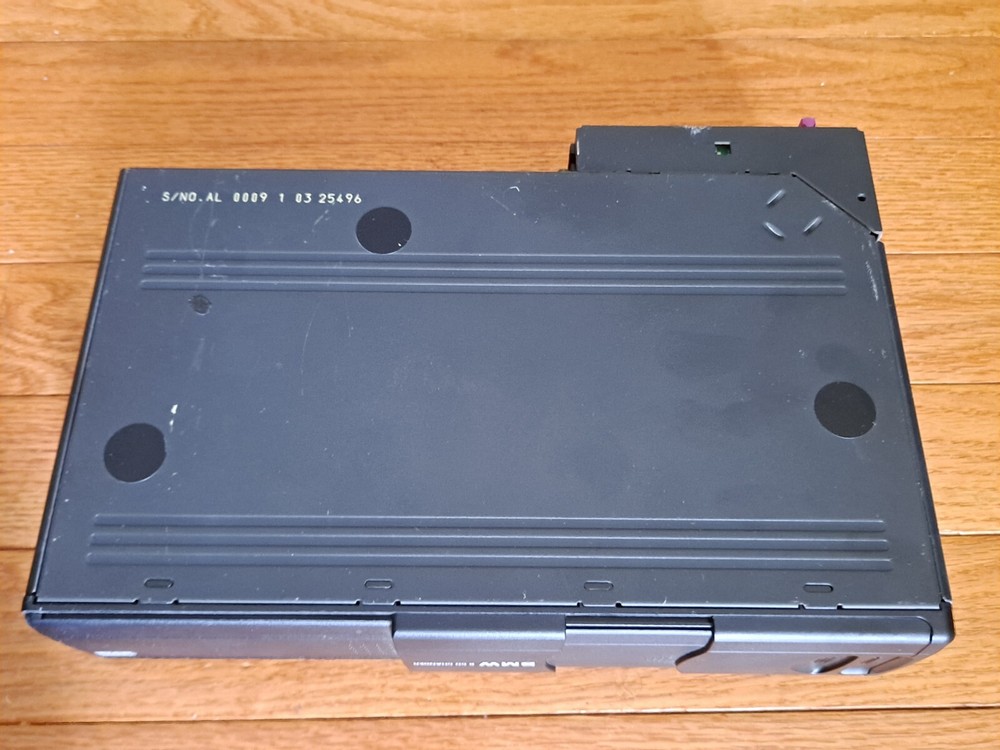 BMW E46 99-06 OEM 6-disk CD Changer Player Trunk Unit Model No 82110028760