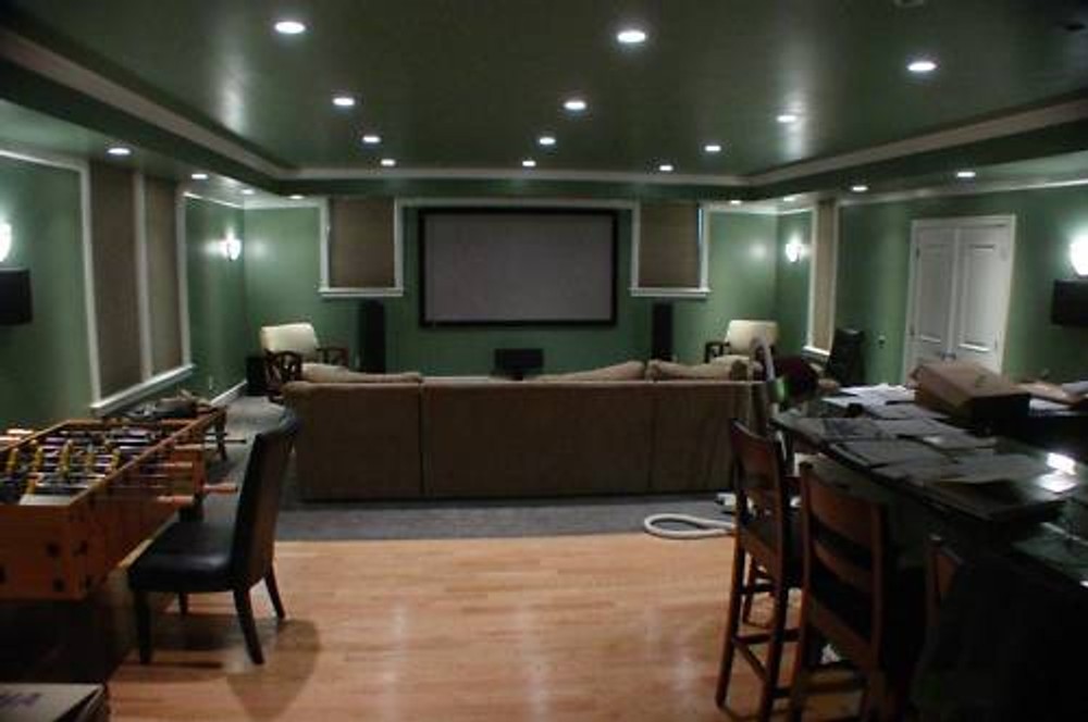 2 QUART CAN HD PROJECTOR / PROJECTION SCREEN PAINT SOLUTION -Half Gallon HD
