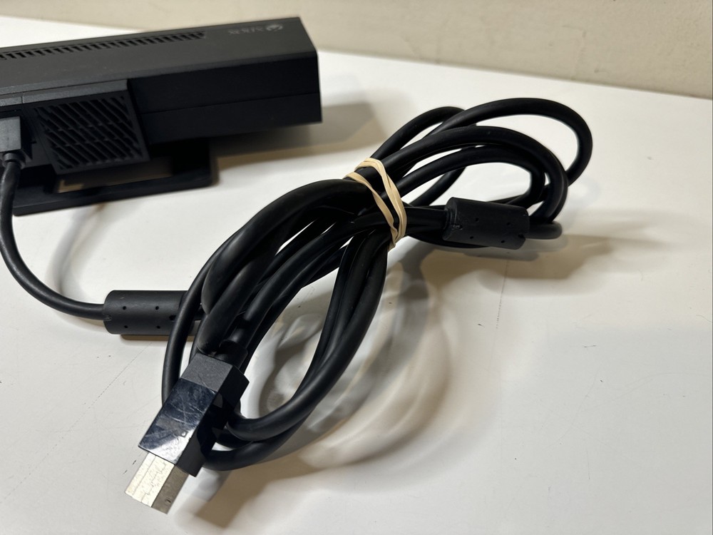 Microsoft Xbox One Kinect Wired Motion Sensor Black Model 1520 OEM