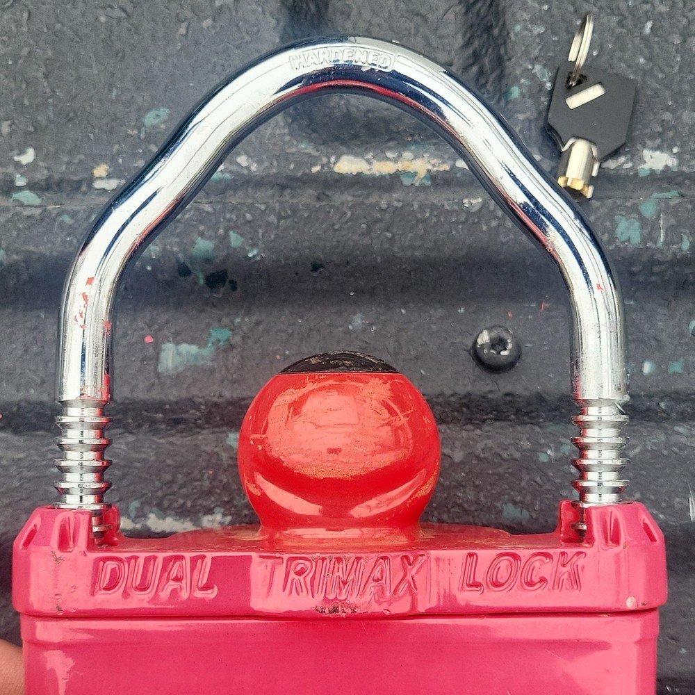 DUAL TRIMAX TM LOCK