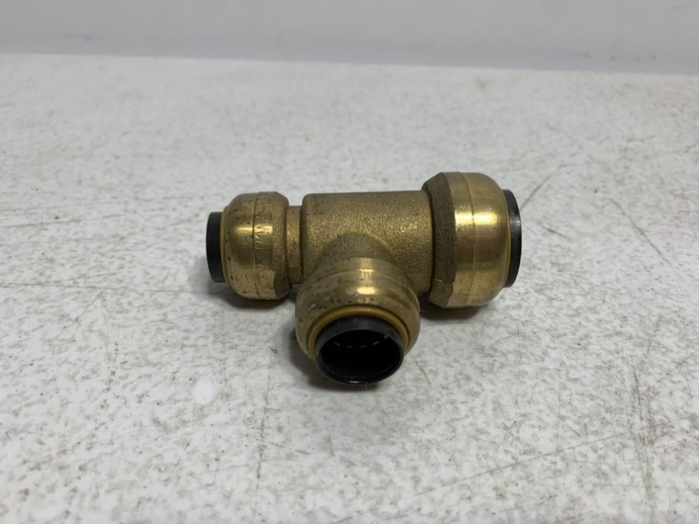 EPC 1061 Reducing Tee 3/4" x 1/2" Push-Fit