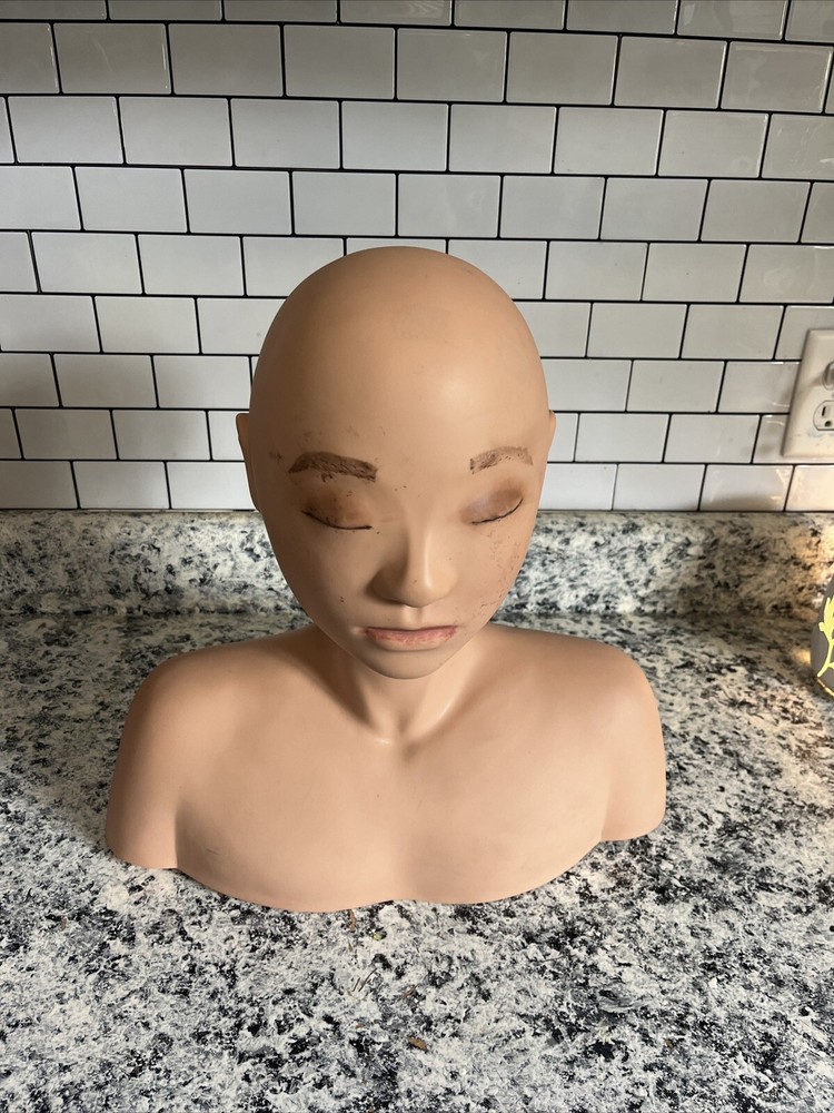 Female Mannequin Head with Shoulders - Used