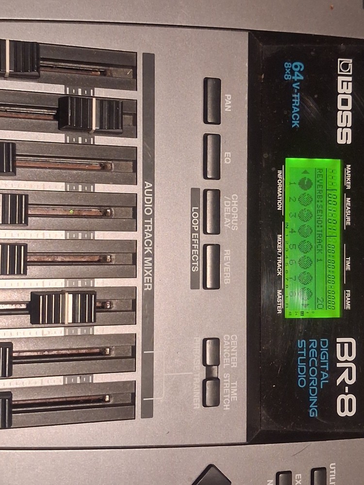 “Boss BR-8 Digital Recording Studio – tested – Missing Knobs