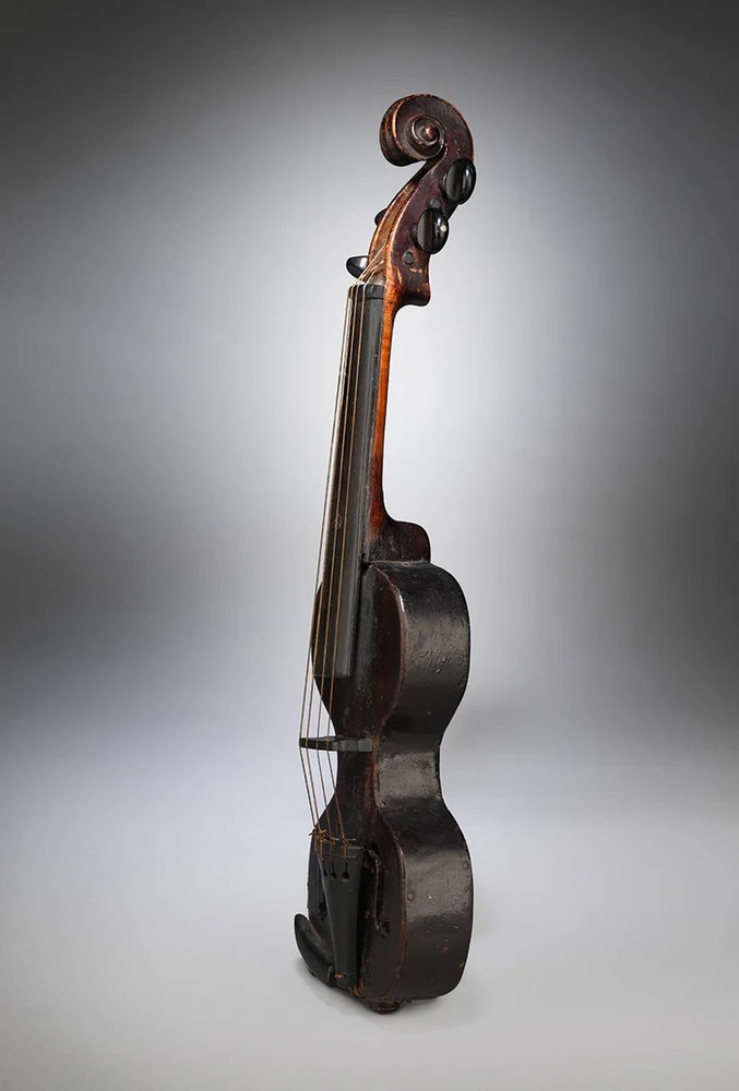 Primitive 'Make Do' Pochette Violin, 19th Century.