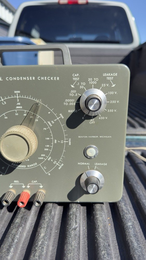 Vintage Heathkit Condenser Checker POWERS ON NOT TESTED