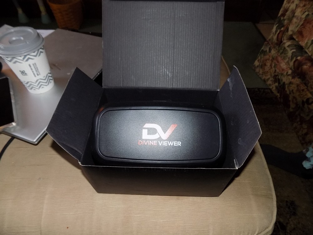 VR Headset Compatible with iPhone & Android Phone - Universal Virtual Reality Go