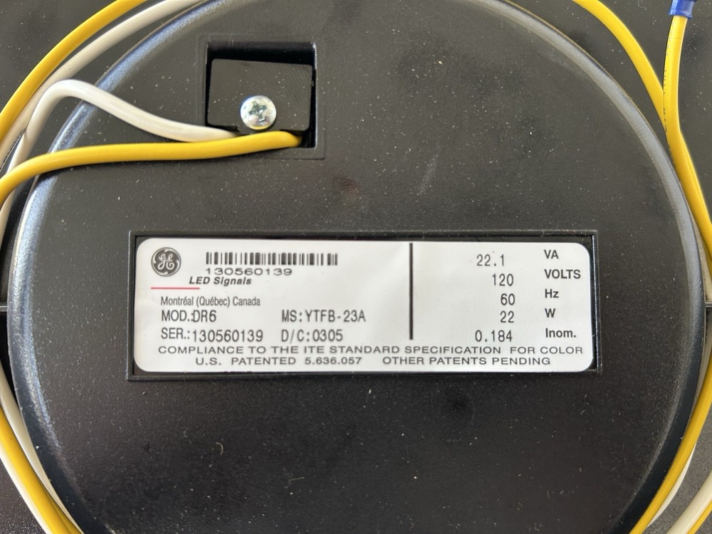 LED Traffic Light DR6 YTFB-23A Yellow