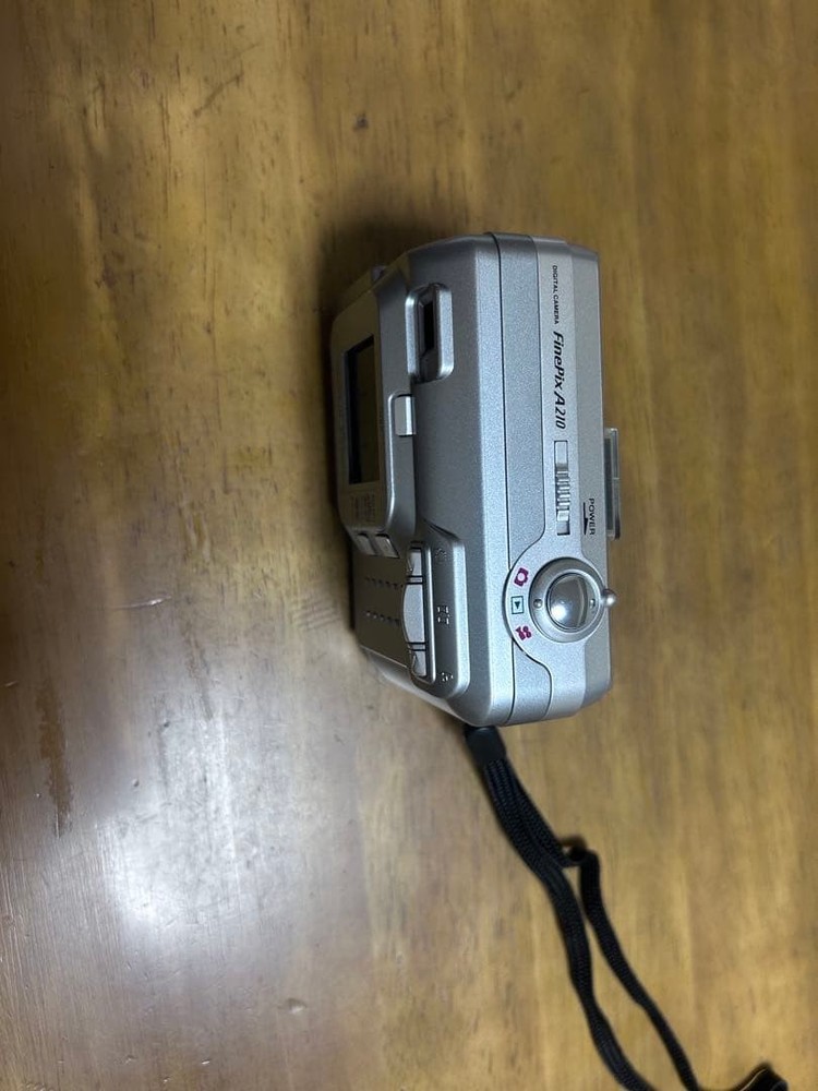 FUJIFILM FINEPIX A210 シルバー 乾電池式