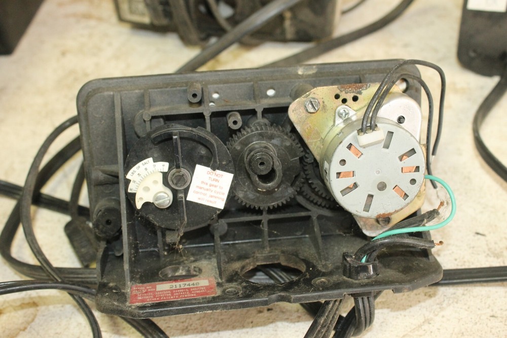 Lot of Fleck 5600 Water Softener timers for parts or rebuild