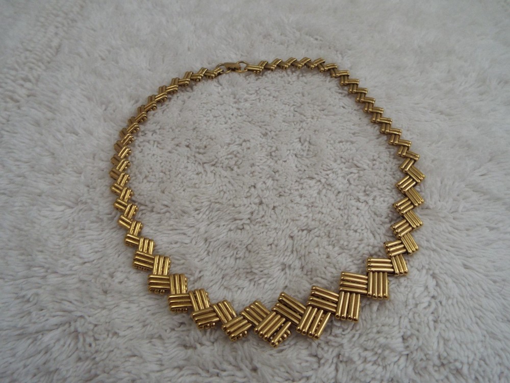 Goldtone Link Necklace (A25)