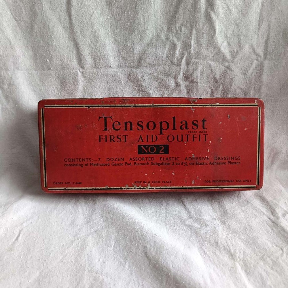 Vintage / Bandage Tin / England