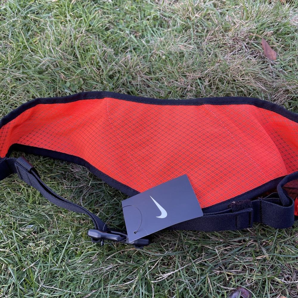 Nike 20oz Large Flask Belt