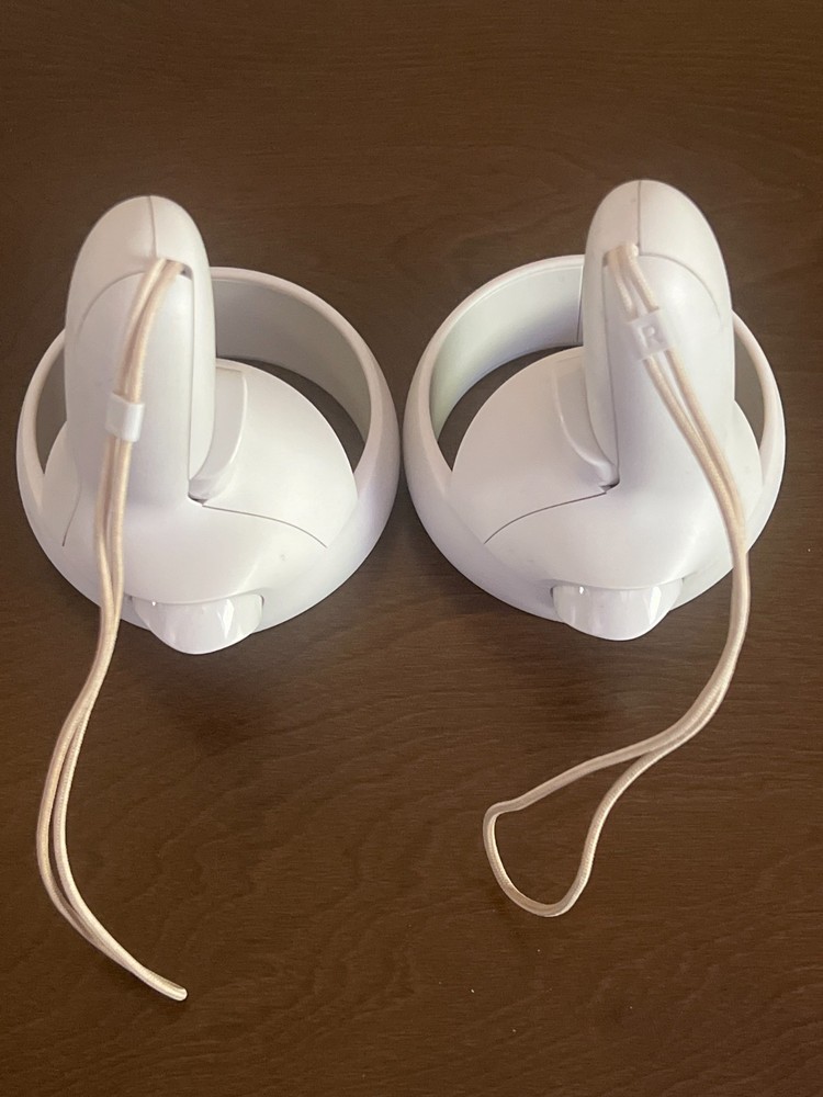 GENUINE Oculus Meta Quest 2 VR Controller Pair - Left and Right Controllers ONLY