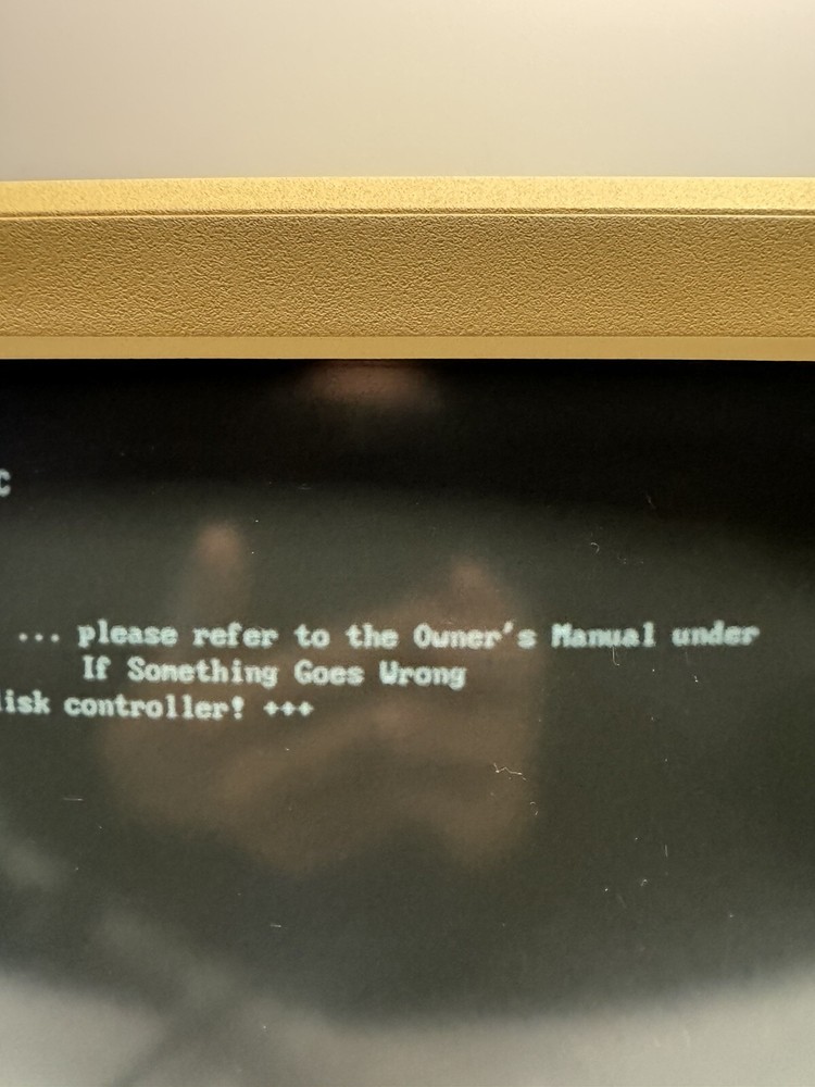 Vintage Zenith Data Systems 14ZDC3 Eazy PC Computer Powers Up