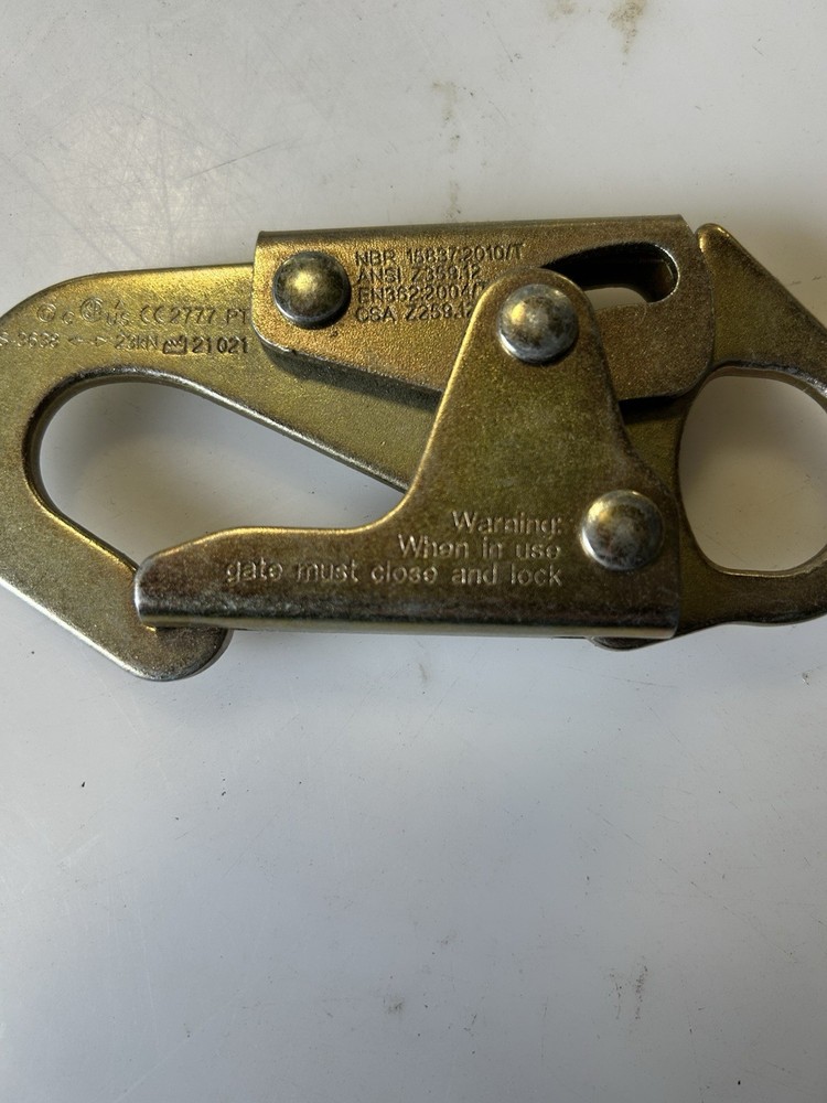 Safety snap hook for fall protection