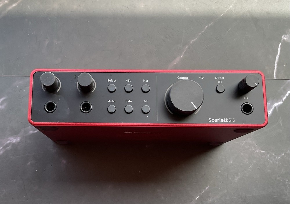 Focusrite Interfase Scarlett 2i2