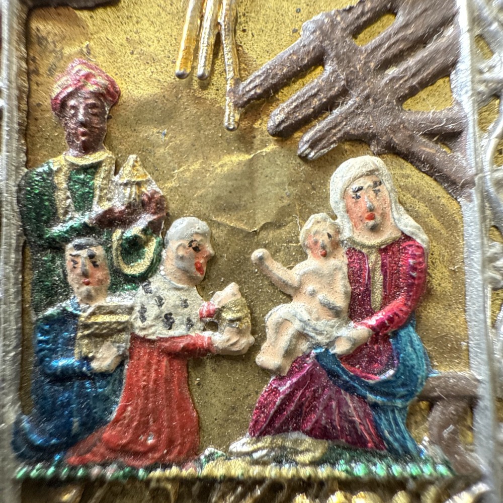 Vintage Foil Back Crèche Pendant