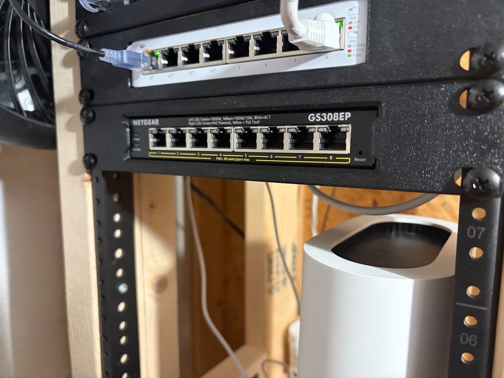 netgear switch GS308EP 10" rackmount (mount only)