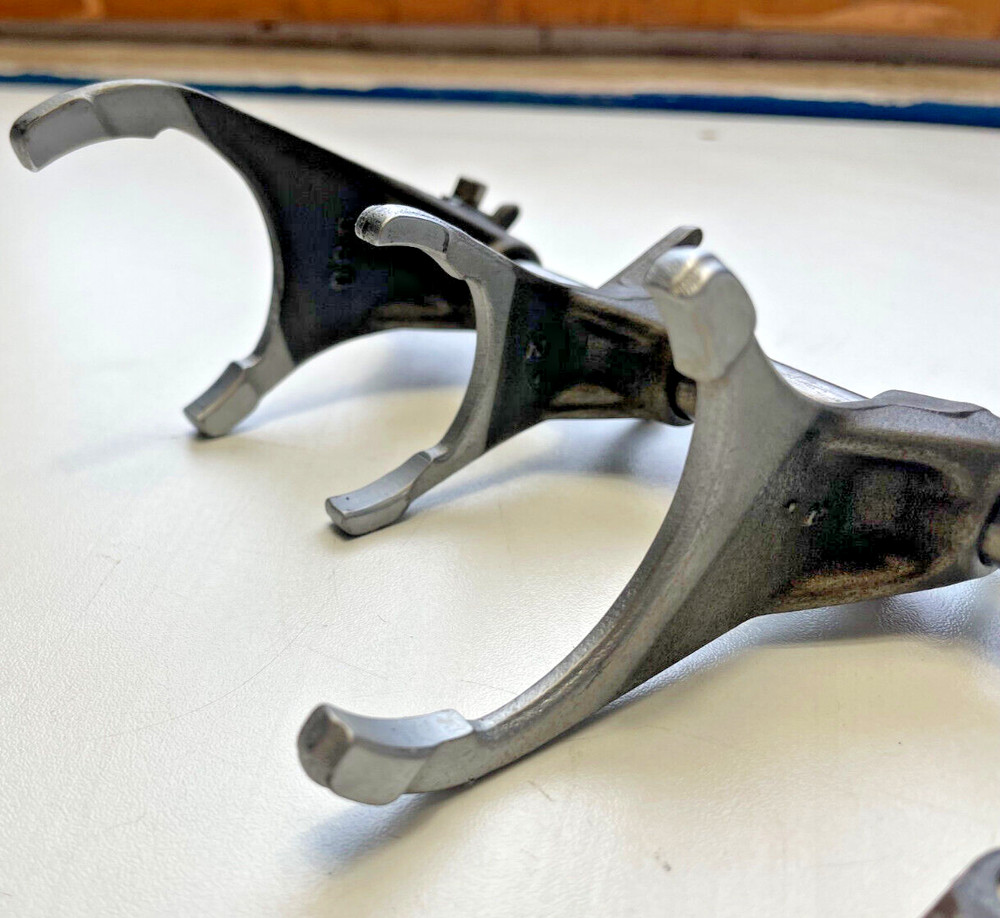 Triumph Sprint ST 955i (T695) Shift Forks