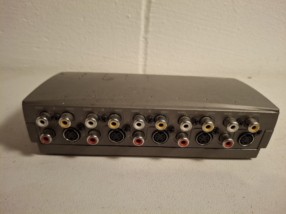Recoton s-video switch svs1000