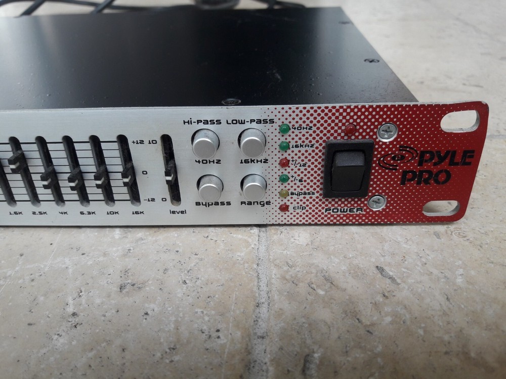 PYLE PRO 15 BAND GRAPHIC EQUALIZER PPEQ-215