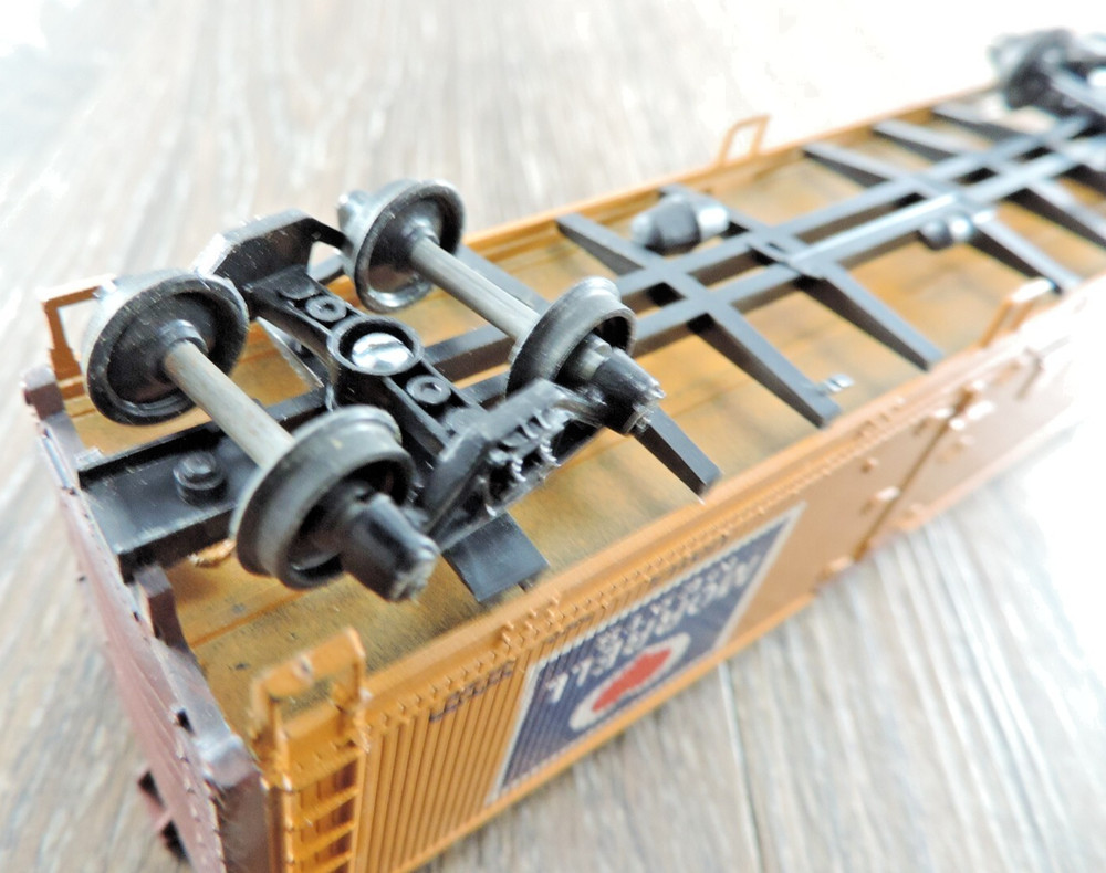 Morrell Meat Box Car MORX 9089 Missing Coupler & Hatch Cover HO