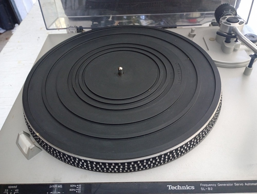 Technics SL-B2 Turntable - Silver Tested Working 17 X 14 X 5"