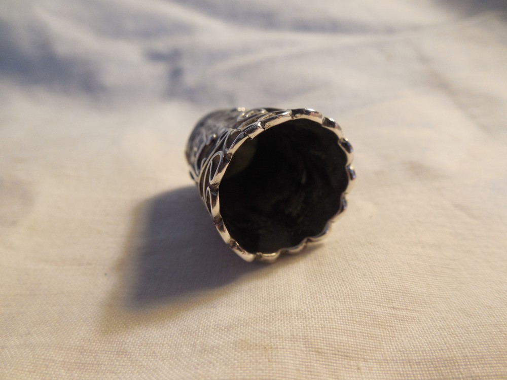 Vintage Taxco sterling silver thimble leaf design