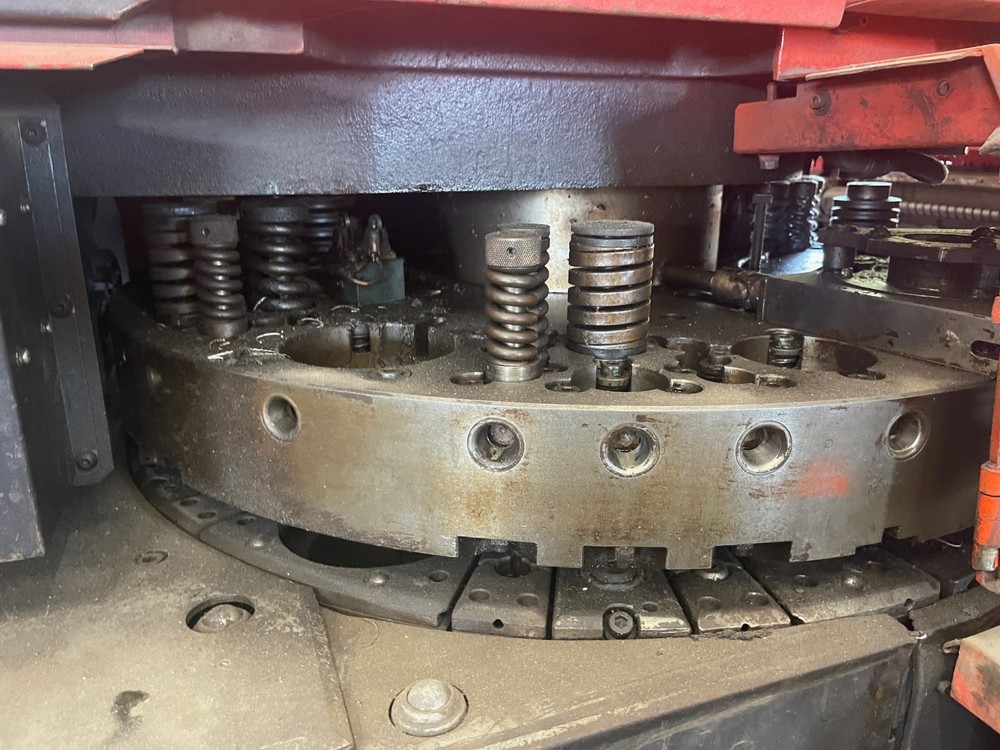 AMADA PEGA 345 QUEEN