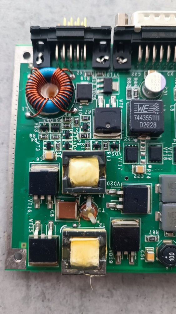 Electronic control module interface power supply DC-DC/servo controller.