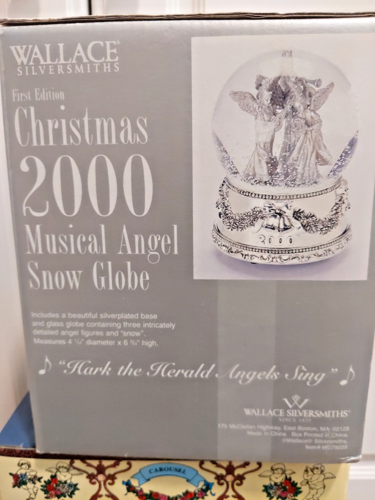 Christmas 2000 Musical Snow Globe Wallace Silversmith. NIB