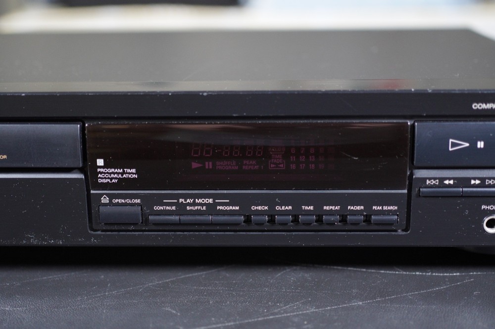 Sony CD Player CDP-397, Tested And Works