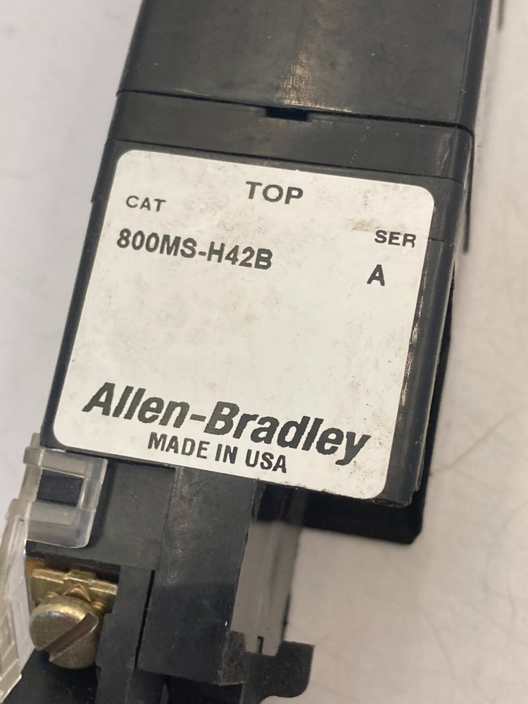 ALLEN BRADLEY 800MS-H42B SELECTOR SWITCH 2 POS SPRING RET FROM LEFT 1NO/1NC NNB